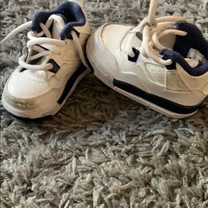 Blue and white infant Jordan’s size 4c